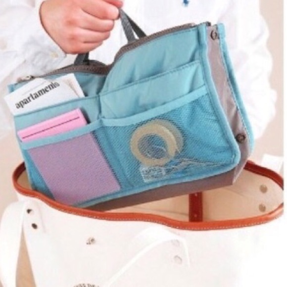 🆕👛AUCTION PRICE👩🏻‍⚖️ Storage Travel Makeup Bag - All Grey - Picture 2 of 4